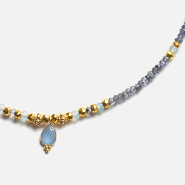 Collier en Iolites et Pyrites goutte en Calcédoine bleue Rani n°10