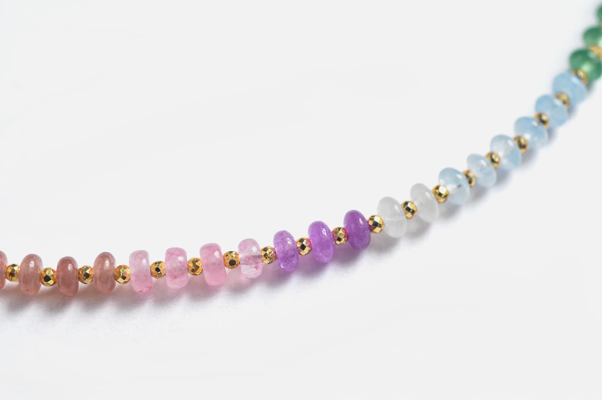 collier iris agates multicolores doré